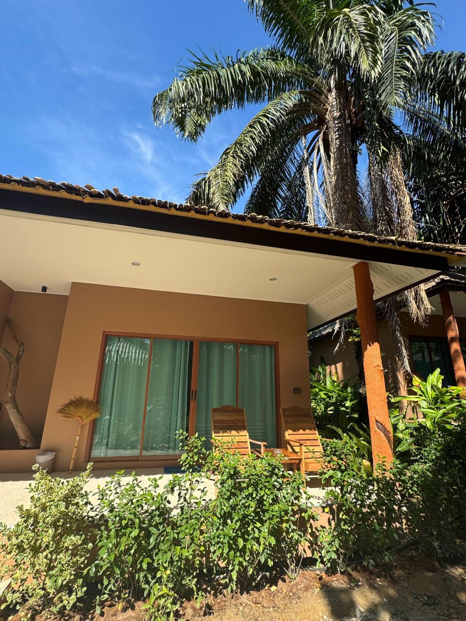 Sunny Cove Beach Resort Koh Phayam Ранонг Экстерьер фото